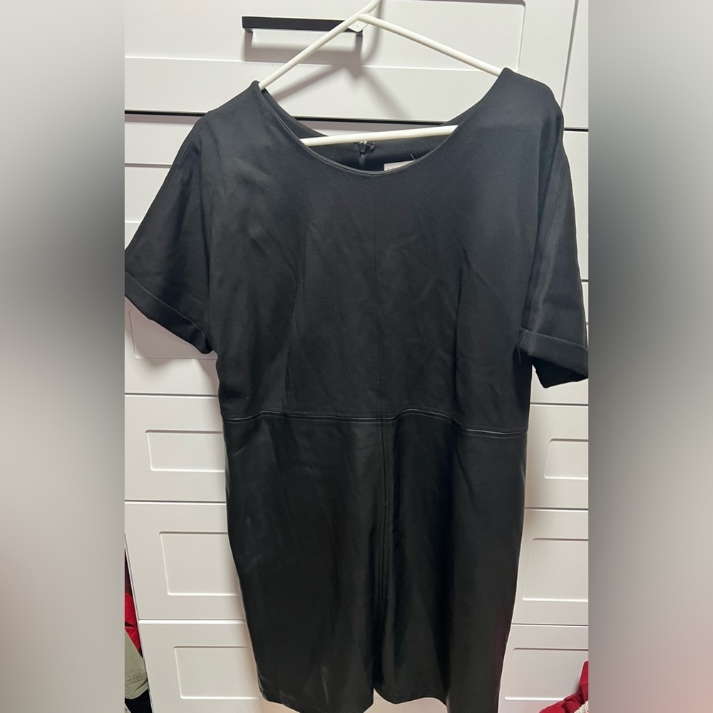 Avec Les Filles Black Sheath Midi Dress Crew Neck (D3)